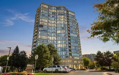 5 Rowntree Road 1015, Toronto, On M9v 5g9
