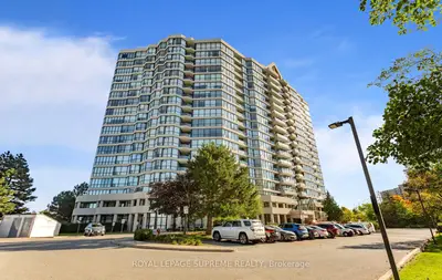 5 Rowntree Road 1015, Toronto, On M9v 5g9