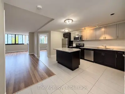 2200 Sherobee Road 201, Mississauga, On L5a 3y3