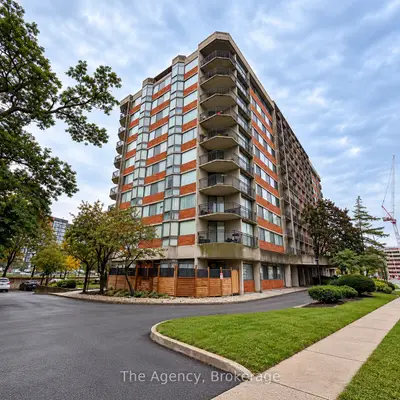 2200 Sherobee Road 812, Mississauga, On L5a 3y3
