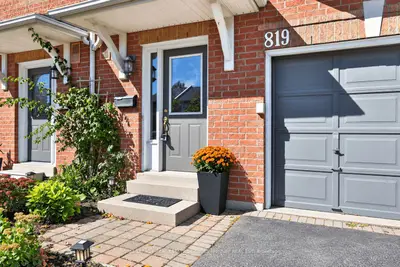 819 Village Green Boulevard 27, Mississauga, On L5e 3h7