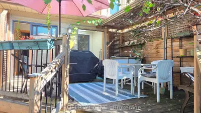 52 Earlscourt Avenue, Toronto, On M6e 4a6