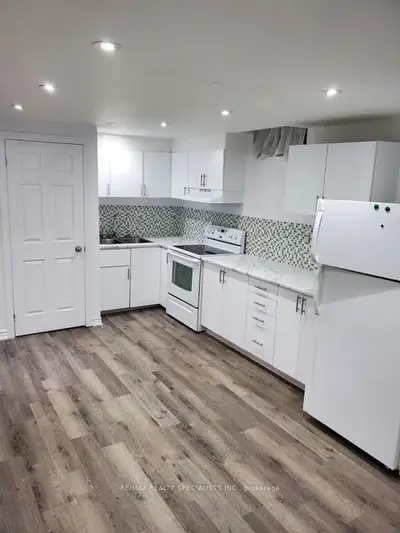 48 Howell Street, Brampton, On L6y 3h8