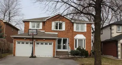 48 Howell Street, Brampton, On L6y 3h8