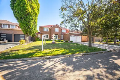 4 Mcfadden Drive, Brampton, On L6z 3h4