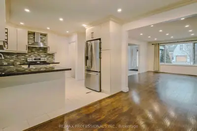 109 Botfield Avenue, Toronto, On M9b 4e6