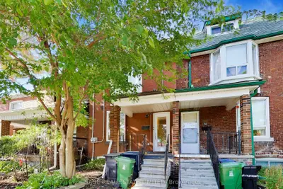 32 Castleton Avenue Main, Toronto, On M6n 3z5