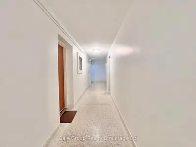 25 Paisley Boulevard E Unit-6, Mississauga, On L5a 1p3
