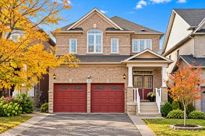 22 Bellflower Lane, Brampton, On L6s 6k3