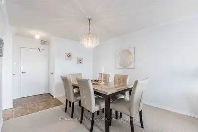 3100 Kirwin Avenue 2702, Mississauga, On L5a 3s6