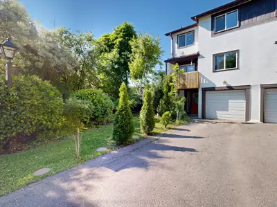 2651 Aquitaine Avenue 64, Mississauga, On L5n 1v5