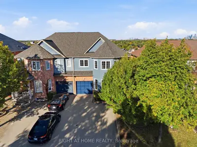 2311 Bankside Drive, Mississauga, On L5m 6e1