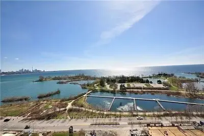 33 Shore Breeze Drive 810, Toronto, On M8v 0g1