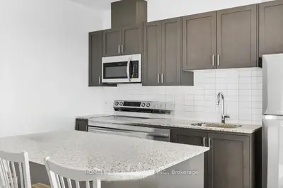 3285 Carding Mill Trail 403, Oakville, On L6m 1s1