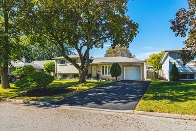 2231 Urwin Crescent, Oakville, On L6l 2t3