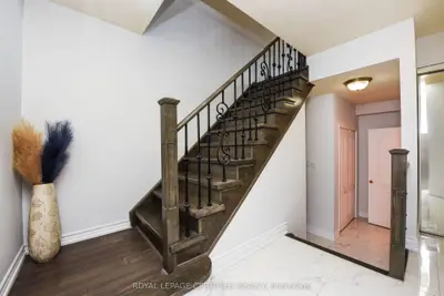 6037 Clover Ridge Crescent, Mississauga, On L5n 7b4