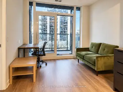 1037 The Queensway 218, Toronto, On M8z 0h5