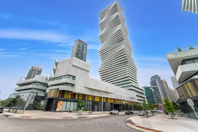 3900 Confederation Parkway 5104, Mississauga, On L5b 0m3