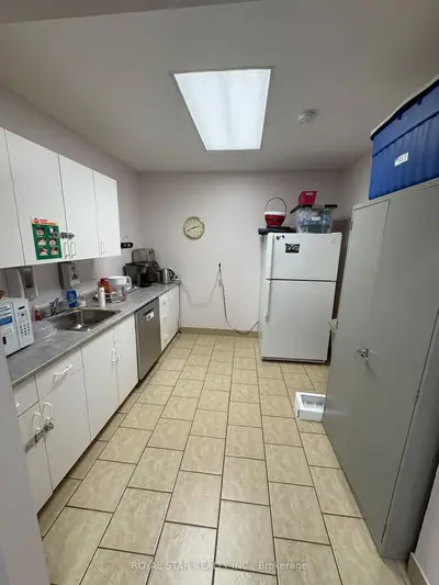 239 Queen Street E 6, Brampton, On L6w 2b6