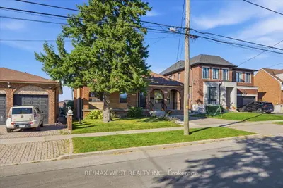 198 Rustic Road, Toronto, On M6l 1w4