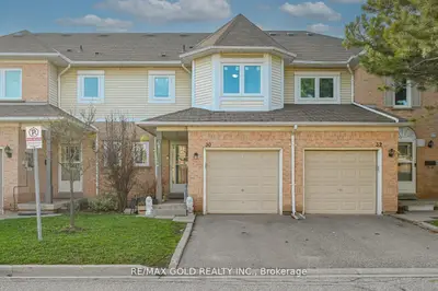 30 Wickstead Court, Brampton, On L6r 1n8