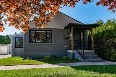 1041 Shepherd's Drive, Burlington, On L7t 3r4