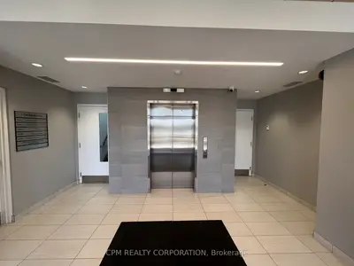 1 East Mall Crescent 2, Toronto, On M9b 6g8
