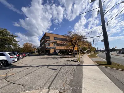 1 East Mall Crescent 2, Toronto, On M9b 6g8