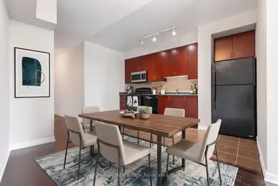 223 Webb Drive 1709, Mississauga, On L5b 0e8