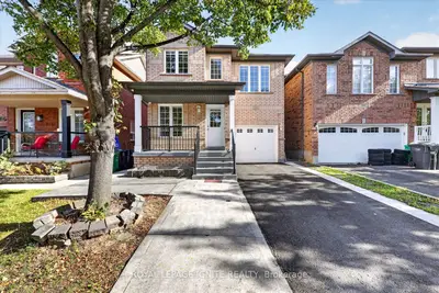 26 Roxton Crescent, Brampton, On L7a 2e7