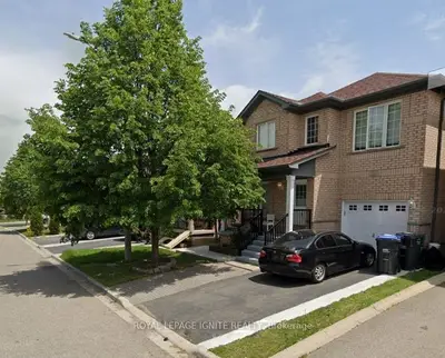 26 Roxton Crescent, Brampton, On L7a 2e7