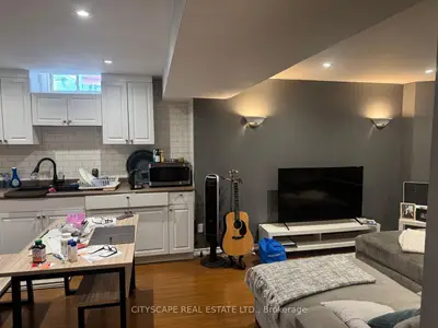 31 Dunlop Court Bsmnt, Brampton, On L6x 4z8