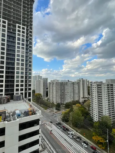 3504 Hurontario Street 2108, Mississauga, On L5b 0b9