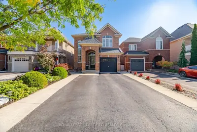 106 Ballantine Drive, Halton Hills, On L7g 6m7