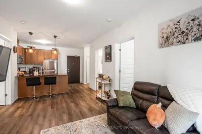 102 Grovewood Common Circle 110, Oakville, On L6h 0x2