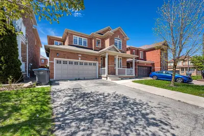 7 Accent Circle, Brampton, On L7a 0l2