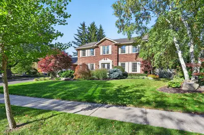3453 Sawmill Valley Drive, Mississauga, On L5l 3a3
