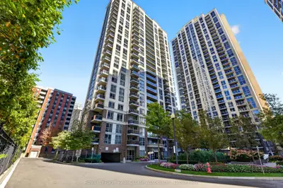 5 Michael Power Place 1804, Toronto, On M9a 0a3