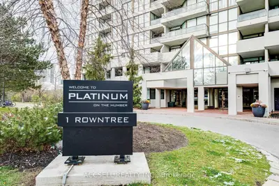 1 Rowntree Road 1714, Toronto, On M9v 5g7