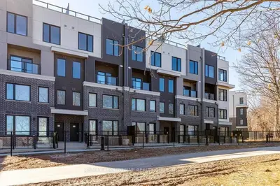 3483 Widdicombe Way 18, Mississauga, On L5l 0b8