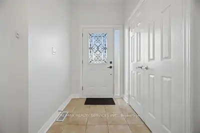 160 Marycroft Court, Brampton, On L7a 2g2