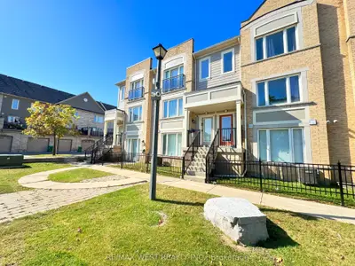 60 Fairwood Circle 136, Brampton, On L6r 0y6
