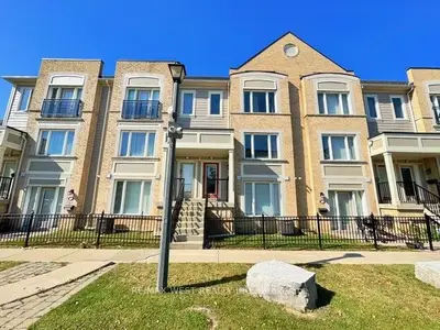 60 Fairwood Circle 136, Brampton, On L6r 0y6