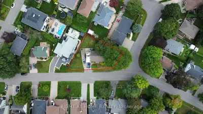 9 Appledale Road, Toronto, On M9b 5g5