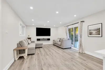 15 Langwith Court, Brampton, On L6y 1z9