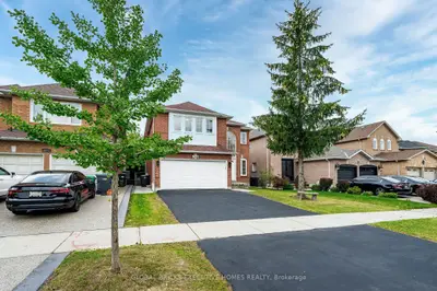 6348 Newcombe Drive, Mississauga, On L5v 2g5