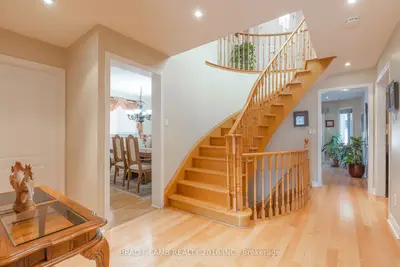 8 Burnley Place, Brampton, On L6z 2v1