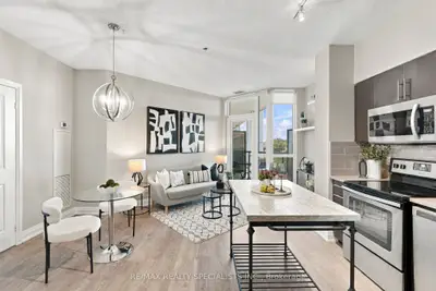65 Speers Road 313, Oakville, On L6k 0j1