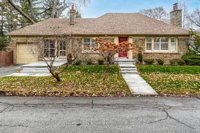 880 Royal York Road, Toronto, On M8y 2v6