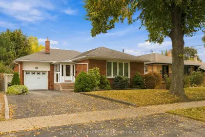 305 Renforth Drive, Toronto, On M9c 2l4